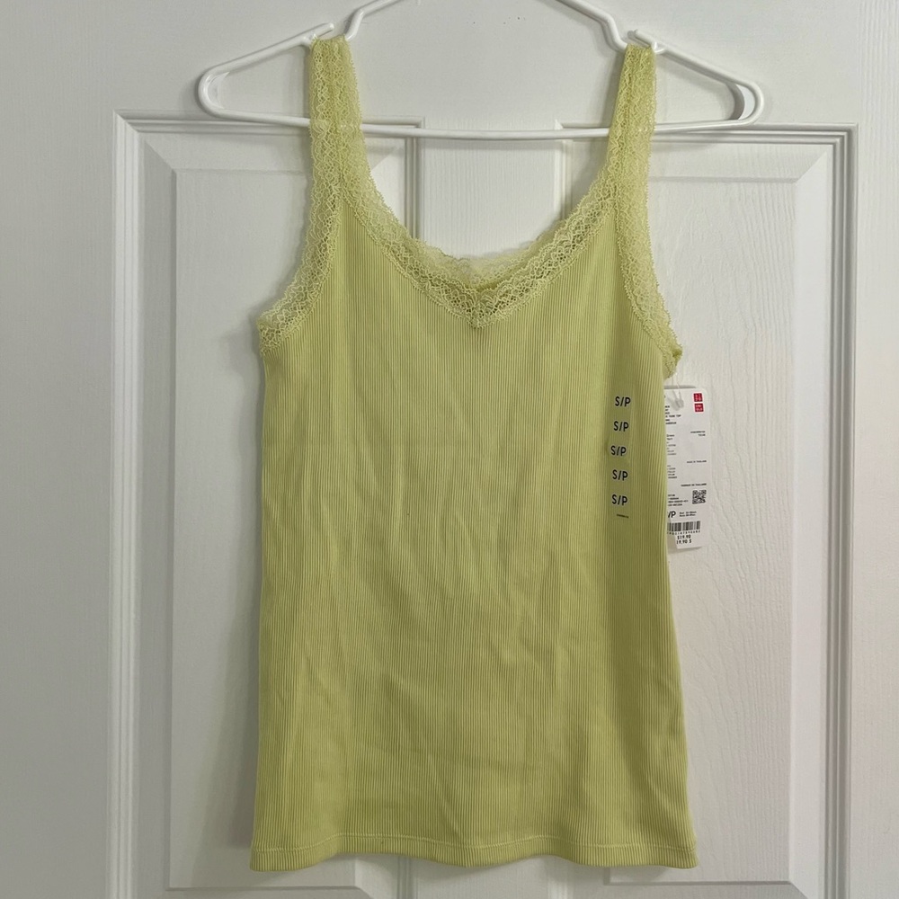 Uniqlo (NWT - S) Lace Yellow Green Basic Casual Y2K Tank Top Slight V-Neck